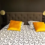 La Golden Room